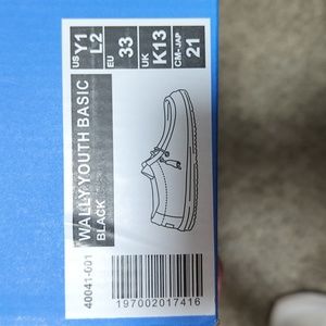 NWT kids black hey dudes youth size 1